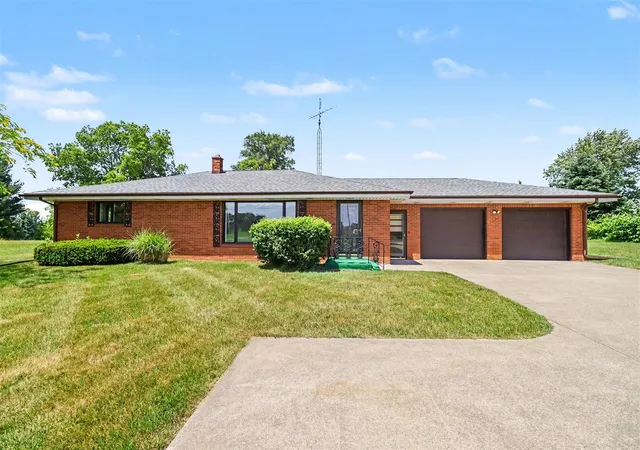 Homes for sale in Benton Harbor, MI | 3865 E Empire Ave, Benton Harbor, MI 49022 | MLS# 70540378