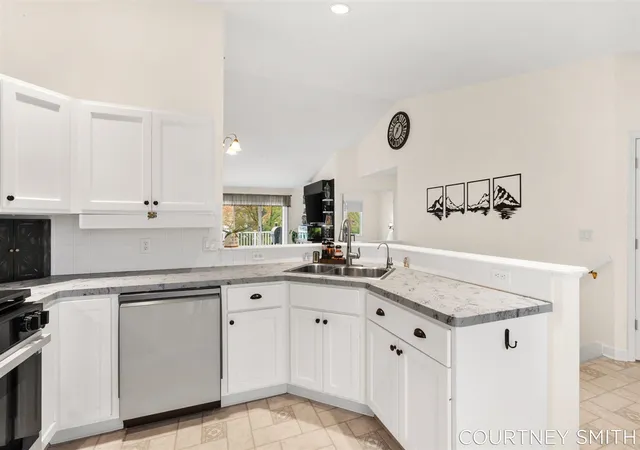 5th image of 3854 Pemberton Dr #57, Grand Rapids, MI 49508 | MLS# 70500076