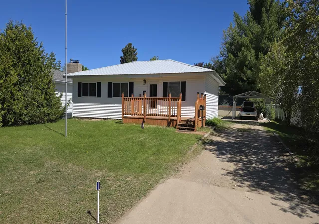 Homes for sale in Newberry, MI | 518 W Avenue C, Newberry, MI 49868 | MLS# 80069016