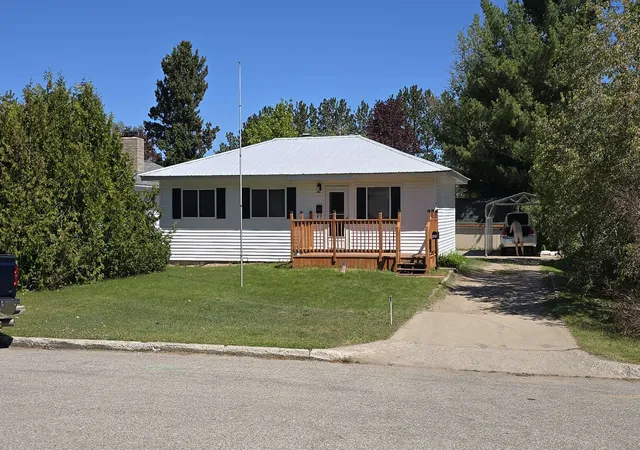 Homes for sale in Newberry, MI | 518 W Avenue C, Newberry, MI 49868 | MLS# 80069016