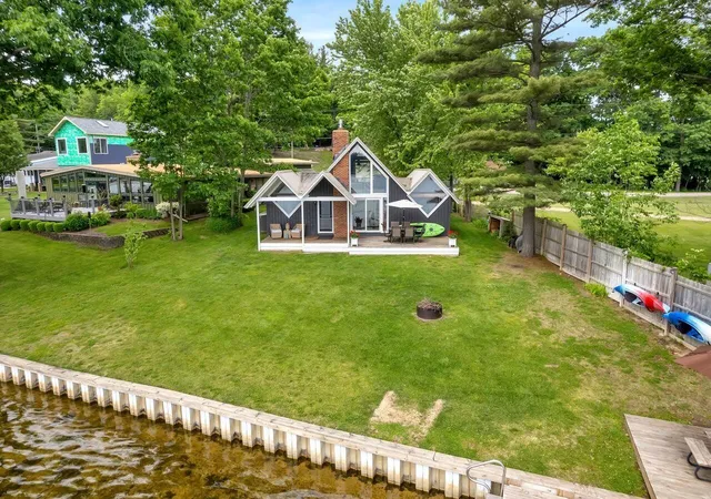 Homes for sale in Lakeview, MI | 6501 Schmeid Rd, Lakeview, MI 48850 | MLS# 70538511
