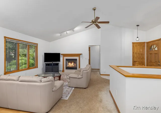 3rd image of 2020 Burton Knoll Ct, Kentwood, MI 49546 | MLS# 70554154