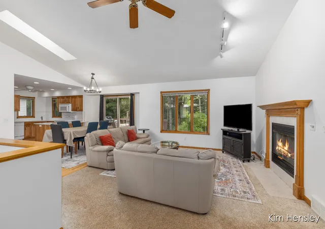 5th image of 2020 Burton Knoll Ct, Kentwood, MI 49546 | MLS# 70554154