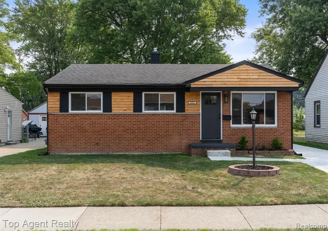 Photo 1 of Single family home for sale at 28012 Gladstone St, Macomb, MI 48081 2926 | MLS# 61022036 | Listing updated on 2026-09-16