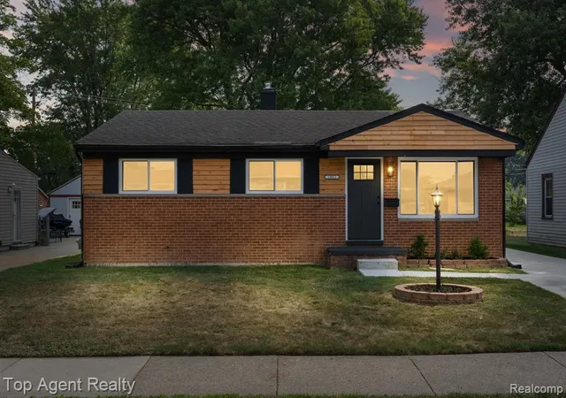 Photo 2 of Single family home for sale at 28012 Gladstone St, Macomb, MI 48081 2926 | MLS# 61022036 | Listing updated on 2026-09-16