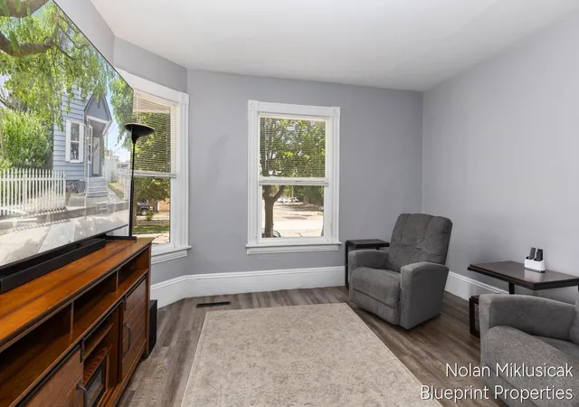 Photo 3 of Sale Pending at 1147 Jennette Ave, Grand Rapids, MI 49504 | MLS# 70547559 | Listing updated on 2026-09-08