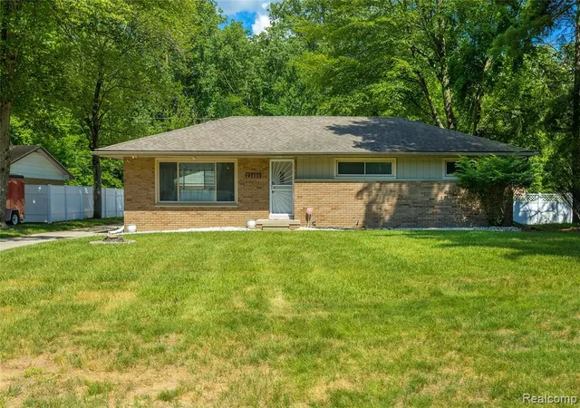 38th image of 22400 Leewright Ave, Southfield, MI 48033 3964 | MLS# 61005162