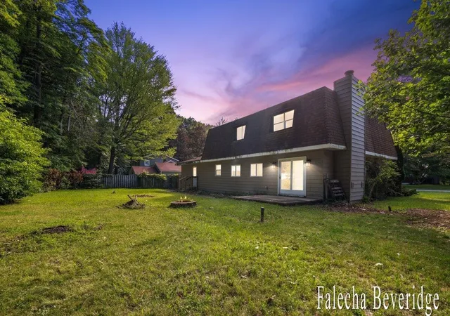 Photo 3 of Single family home for sale at 6989 Hiawatha Dr, Coloma, MI 49038 | MLS# 70554919 | Listing updated on 2026-09-03