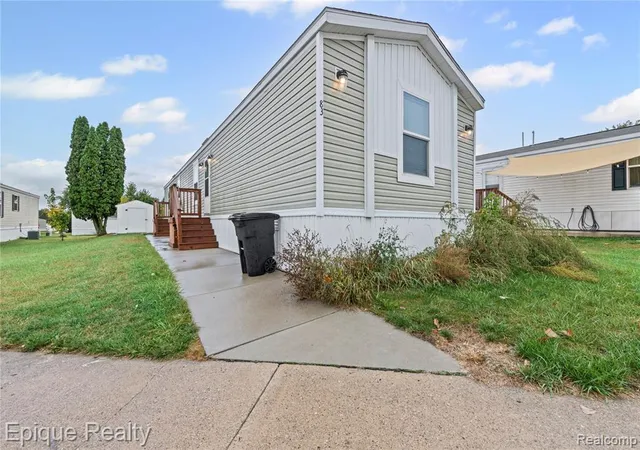 3rd image of 83 Elm Ave, Highland, MI 48357 | MLS# 60980472