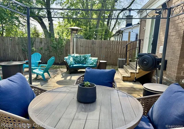 Photo 5 of Single Family Residence at 311 W Brockton Ave, Madison Heights, MI 48071 | MLS# 60997952 |  | Sold on 2026-07-01