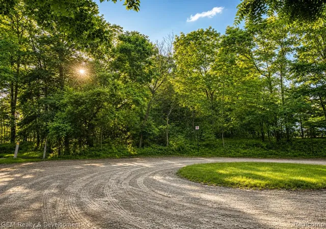 Photo 3 of Land for sale at 26652 Power Rd, Farmington Hills, MI 48334 | MLS# 61010837 | Listing updated on 2026-08-16