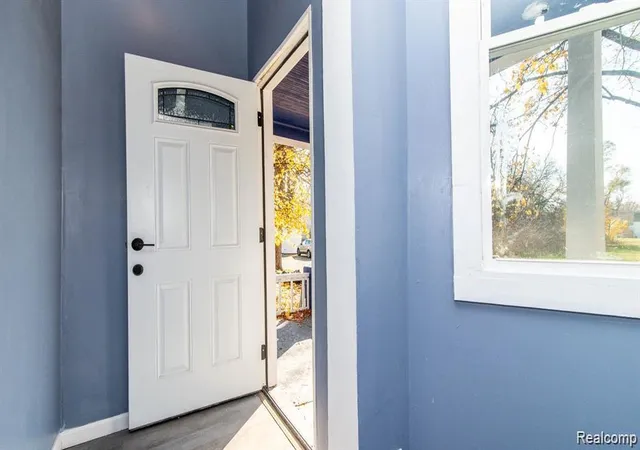 5th image of 2270 Belvidere St, Detroit, MI 48214 | MLS# 60964514