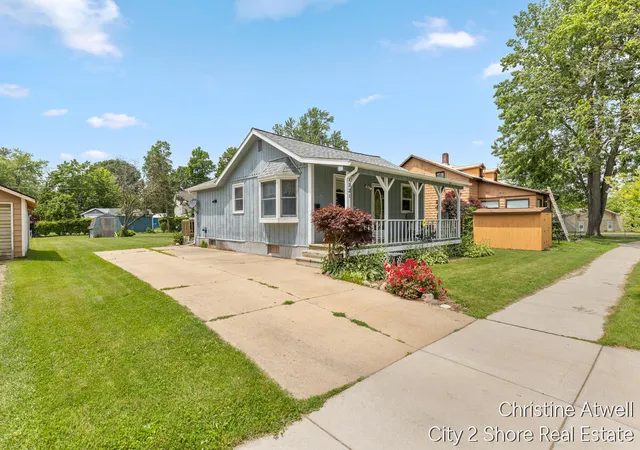 Homes for sale in Lake Odessa, MI | 1321 Pearl St, Lake Odessa, MI 48849 | MLS# 70542377