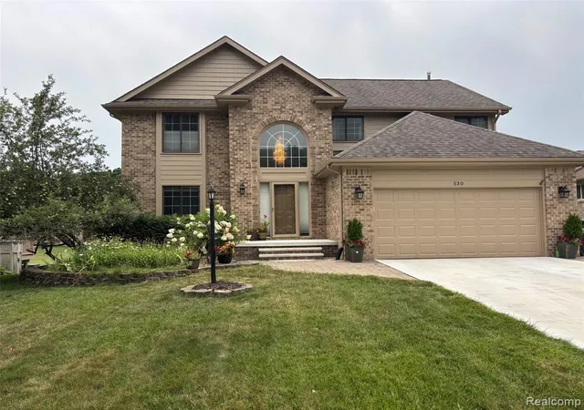 2nd image of 530 Lexington Dr, Rochester Hills, MI 48307 | MLS# 61019580