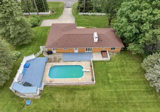 3rd image of 4200 E M-55, Cadillac, MI 49601 | MLS# 80070896