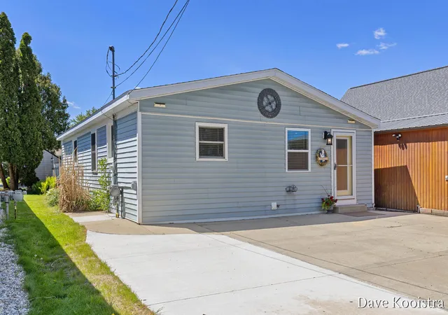 Homes for sale in Shelbyville, MI | 4356 Lynden Rd, Shelbyville, MI 49344 | MLS# 70532306