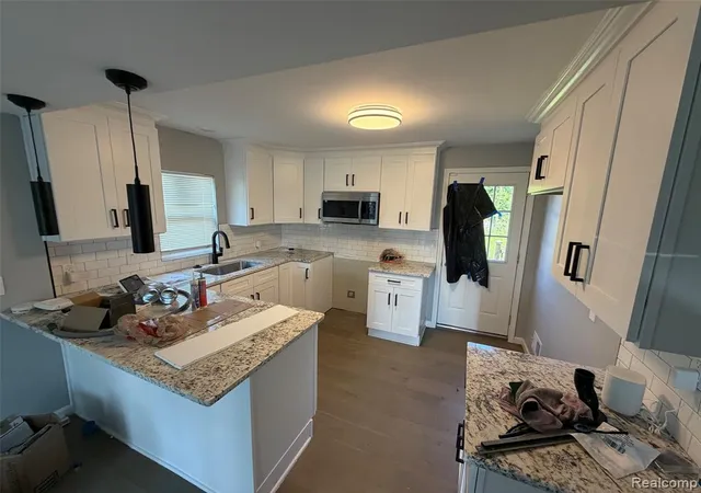 Photo 2 of Single family home for sale at 21112 Kinloch St, Southfield, MI 48033 5939 | MLS# 60994458 | Listing updated on 2026-08-27