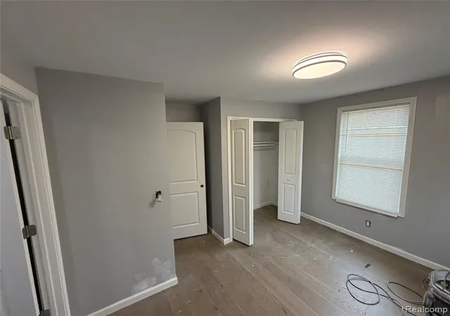 Photo 4 of Single family home for sale at 21112 Kinloch St, Southfield, MI 48033 5939 | MLS# 60994458 | Listing updated on 2026-08-27