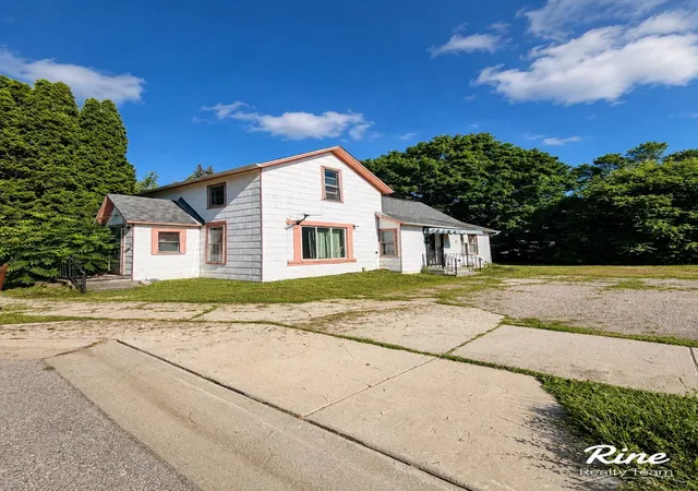 Homes for sale in Mayville, MI | 42 W Main St, Mayville, MI 48744 | MLS# 50214559