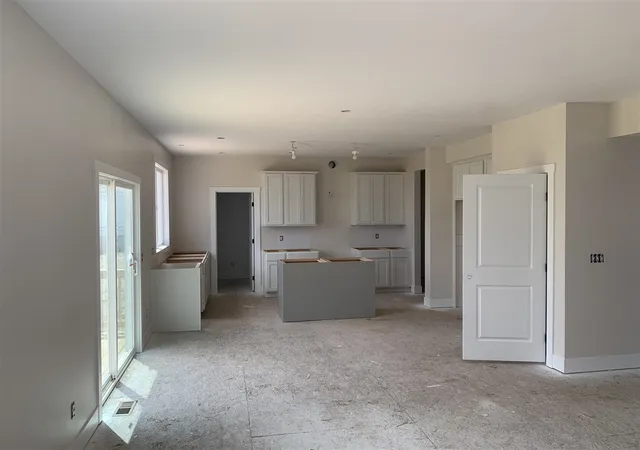 Homes for sale in Comstock Park, MI | 4840 Bethpage Dr, Comstock Park, MI 49321 | MLS# 70537396