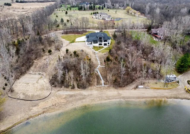 16th image of 5670 E Stone Valley Dr, Ann Arbor, MI 48105 | MLS# 70522713