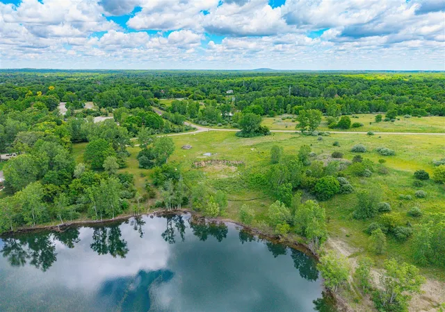 4th image of 5670 E Stone Valley Dr, Ann Arbor, MI 48105 | MLS# 70522713