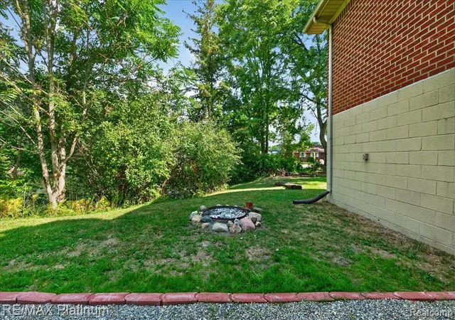 26th image of 618 Chicago Dr, Howell, MI 48843 | MLS# 61022506