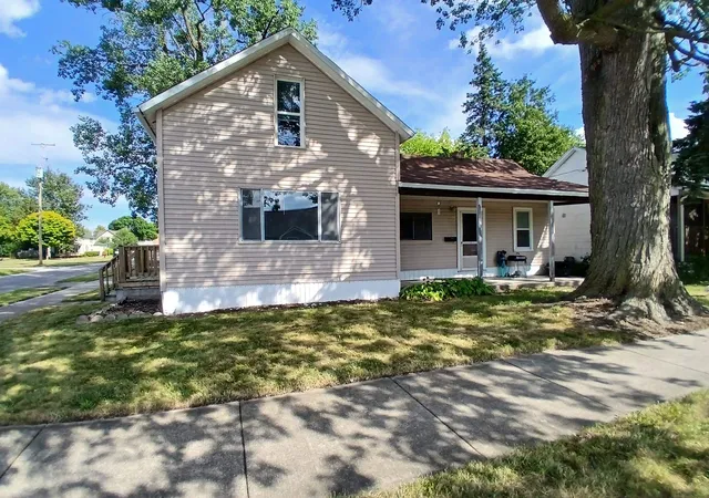 Photo 2 of Single family home for sale at 600 33rd St, Bay City, MI 48708 | MLS# 50219936 | Listing updated on 2026-08-28