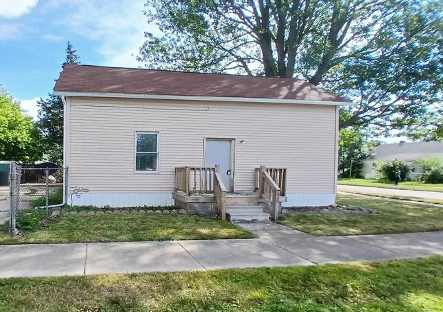 Photo 4 of Single family home for sale at 600 33Rd St, Bay City, MI 48708 | MLS# 50219936 | Listing updated on 2026-08-28