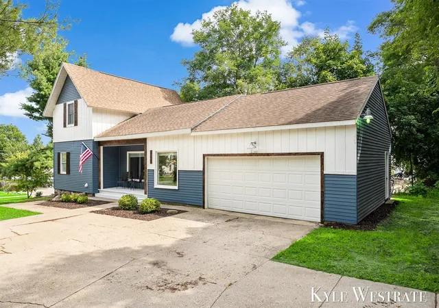 Photo 3 of Sale Pending at 315 N Bridge St, Belding, MI 48809 | MLS# 70553705 | Listing updated on 2026-08-30