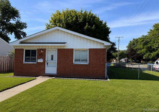 Homes for sale in Hazel Park, MI | 1704 E Meyers Ave, Hazel Park, MI 48030 | MLS# 61005146