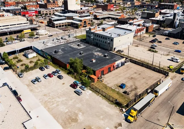 1st image of 2802 Rivard St, Detroit, MI 48207 4818 | MLS# 60937773