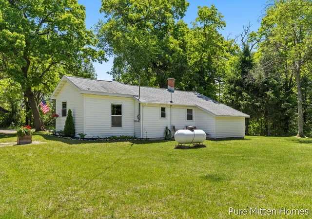 Homes for sale in Greenville, MI | 5234 S Johnson Rd, Greenville, MI 48838 | MLS# 70544493