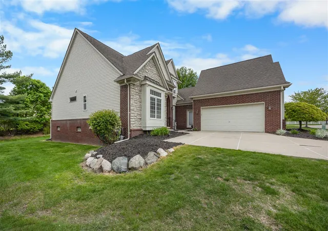 Photo 5 of Single family home for sale at 22273 Abington Dr, Farmington Hills, MI 48335 | MLS# 70542077 | Listing updated on 2026-09-03