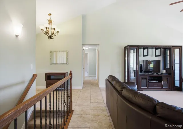 5th image of 52754 Delena Dr, Macomb, MI 48042 | MLS# 61017775