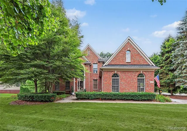 1st image of 6304 Pennington Dr, White Lake, MI 48383 | MLS# 61021041