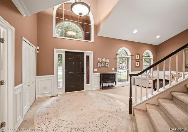2nd image of 6304 Pennington Dr, White Lake, MI 48383 | MLS# 61021041