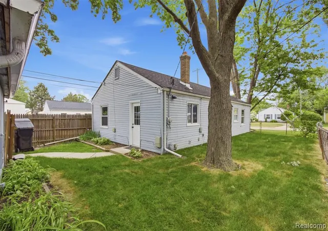 Homes for sale in Roseville, MI | 26375 Waldorf St, Roseville, MI 48066 | MLS# 60999821