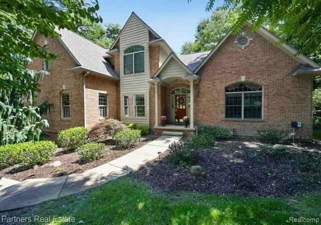 2nd image of 5935 Winans View Ct, Pinckney, MI 48169 8470 | MLS# 61023470