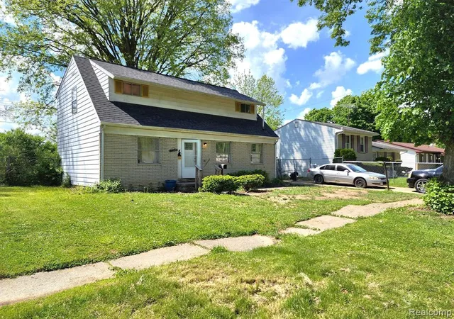 Photo 2 of Single family home for sale at 6813 Sally Ct, Flint, MI 48505 | MLS# 61013745 | Listing updated on 2026-07-23