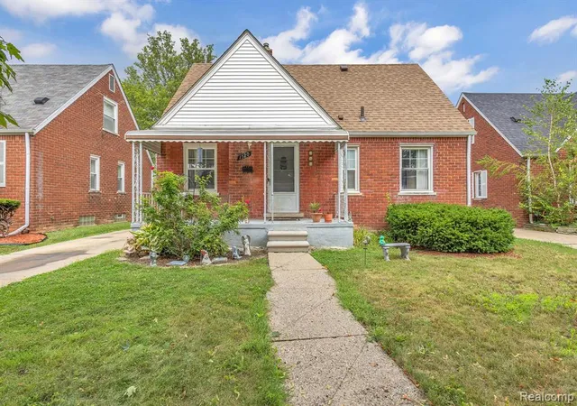 Photo 1 of Single family home for sale at 1520 Michigan Blvd, Lincoln Park, MI 48146 3920 | MLS# 61023835 | Listing updated on 2026-08-24