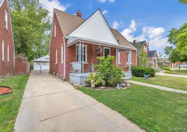 Photo 2 of Single family home for sale at 1520 Michigan Blvd, Lincoln Park, MI 48146 3920 | MLS# 61023835 | Listing updated on 2026-08-24