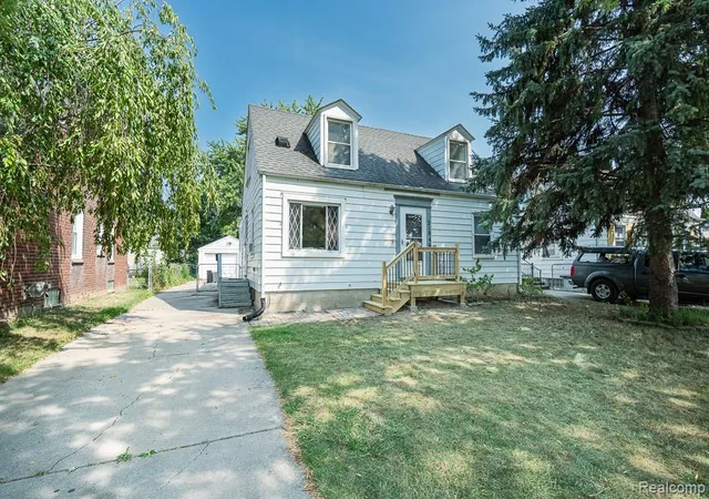 Photo 2 of Single family home for sale at 21846 Redmond Ave, Eastpointe, MI 48021 5005 | MLS# 61023707 | Listing updated on 2026-09-13