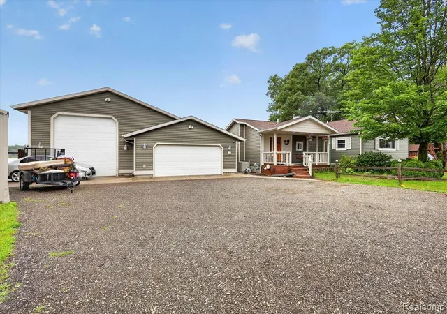 Homes for sale in Twin Lake, MI | 17 E 17 E White Lake Dr, Twin Lakes, Mi 49457 Dr, Twin Lake, MI 49457 | MLS# 61007801