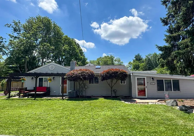 Homes for sale in Rochester Hills, MI | 3821 Dunning Rd, Rochester Hills, MI 48309 | MLS# 50213133