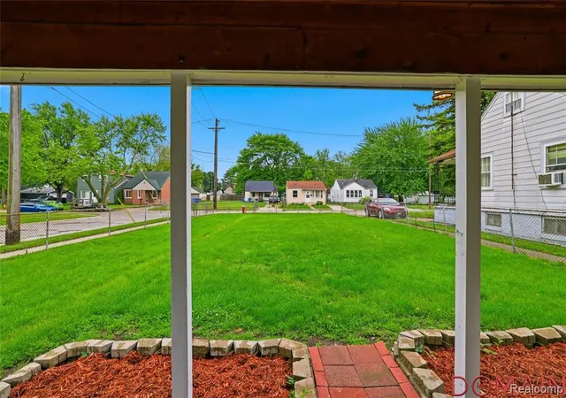 4th image of 7285 Prospect Ave, Warren, MI 48091 2917 | MLS# 60997598