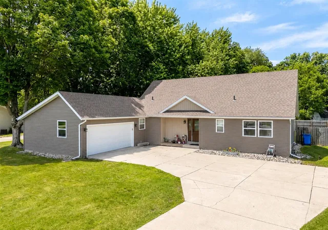 Homes for sale in Three Rivers, MI | 56782 Bow Dr, Three Rivers, MI 49093 | MLS# 70542137