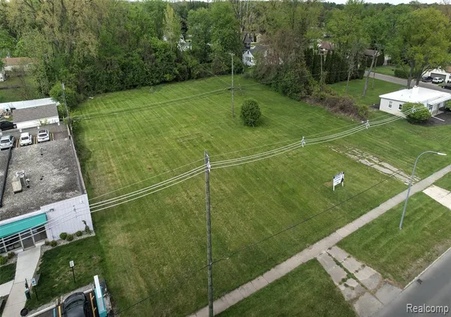 3rd image of 27480 5 Mile Rd, Livonia, MI 48154 | MLS# 60385924