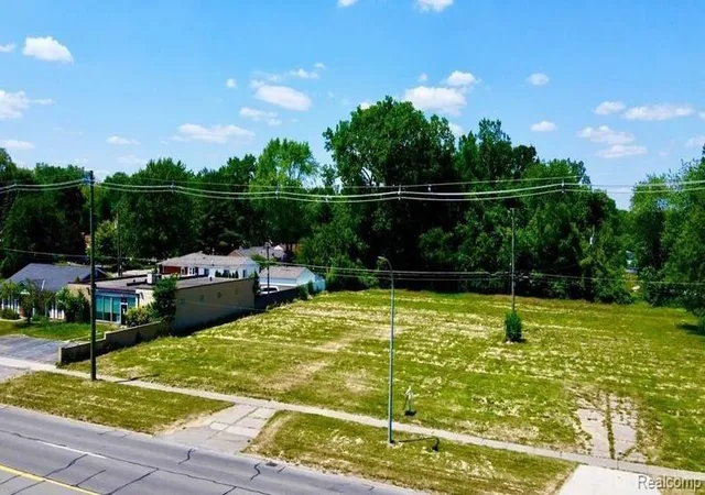 4th image of 27480 5 Mile Rd, Livonia, MI 48154 | MLS# 60385924