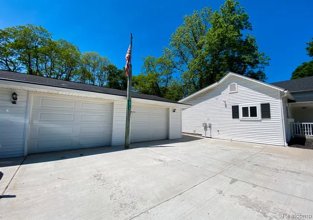 Homes for sale in Hamburg, MI | 10514 Hamburg Rd, Hamburg, MI 48139 | MLS# 61000221